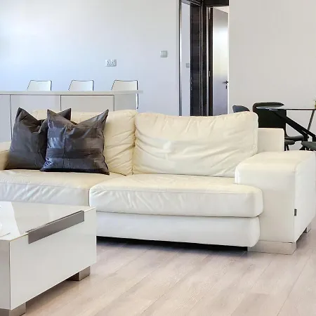 アパート Phaedrus Living: City Flat Rafaella 6 ニコシア