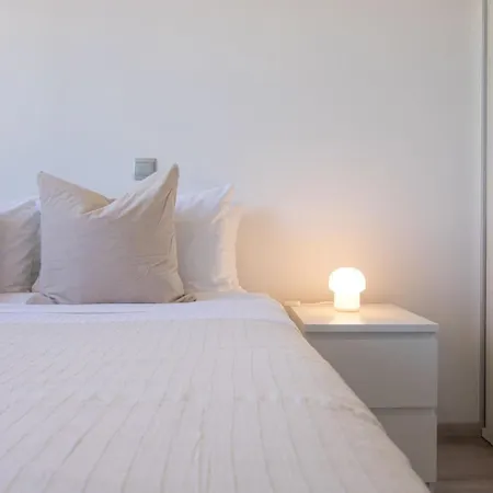 Phaedrus Living: City Flat Rafaella 6 Apartment