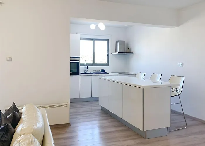 Phaedrus Living: City Flat Rafaella 6