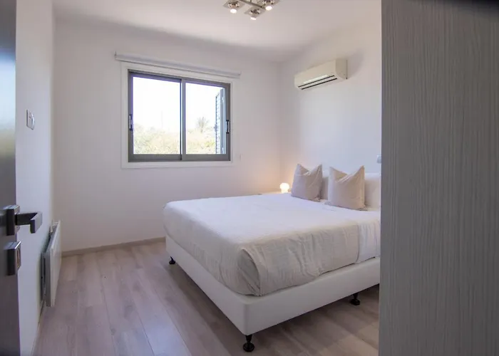 Phaedrus Living: City Flat Rafaella 6 公寓 *